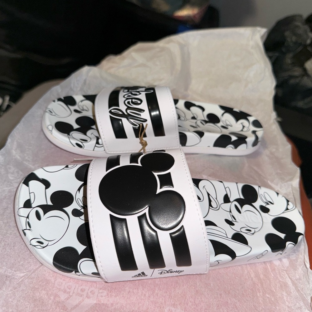 NWT- Adidas x Disney Adilette Comfort Comfort Slide GW1057 - Picture 4 of 12